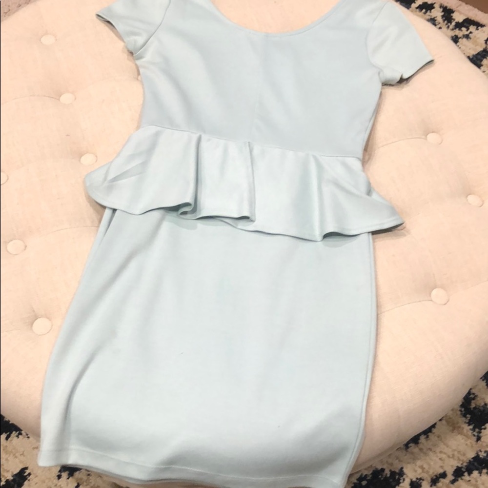 Mint colored soft peplum mini dress for spring - Picture 4 of 4